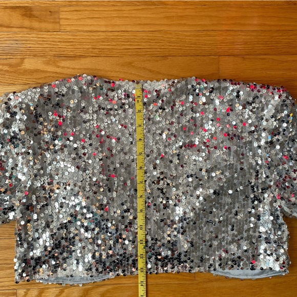 LONG SLEEVE SILVER SEQUINS SHORT BOLERO JACKET. Sizes S-M - Picture 11 of 13